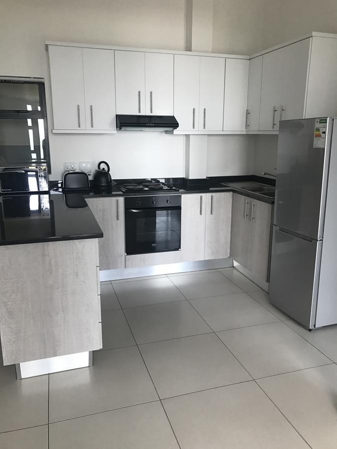 Toti Oasis Holiday Apartments Amanzimtoti Exteriör bild